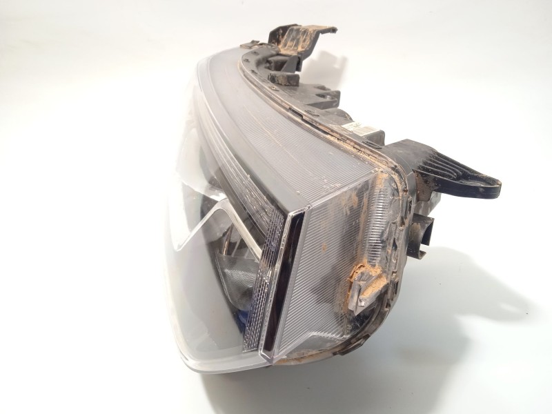 Recambio de faro derecho para ssangyong tivoli 1.2 referencia OEM IAM ZGM92161080 ZGM92160080 ZGM92101080