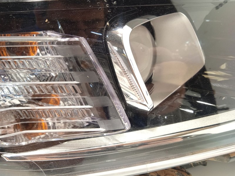 Recambio de faro derecho para ssangyong tivoli 1.2 referencia OEM IAM ZGM92161080 ZGM92160080 ZGM92101080