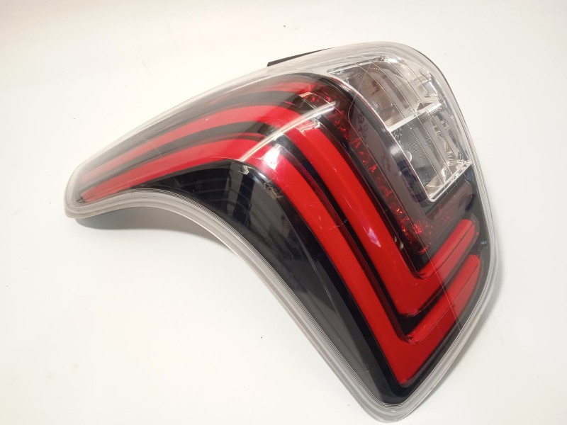 Recambio de piloto trasero izquierdo para ssangyong tivoli 1.2 referencia OEM IAM 8360135801  