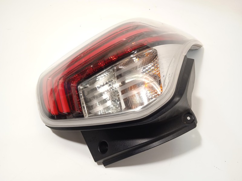 Recambio de piloto trasero izquierdo para ssangyong tivoli 1.2 referencia OEM IAM 8360135801  