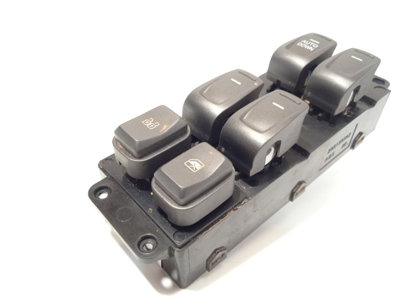 Recambio de mando elevalunas delantero izquierdo para ssangyong tivoli 1.2 referencia OEM IAM 8581135200  