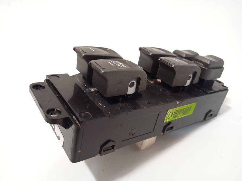 Recambio de mando elevalunas delantero izquierdo para ssangyong tivoli 1.2 referencia OEM IAM 8581135200  