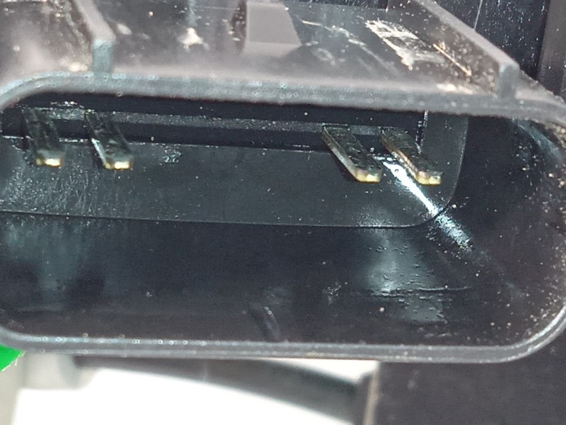 Recambio de cerradura puerta delantera derecha para ssangyong tivoli 1.2 referencia OEM IAM 7122035001  