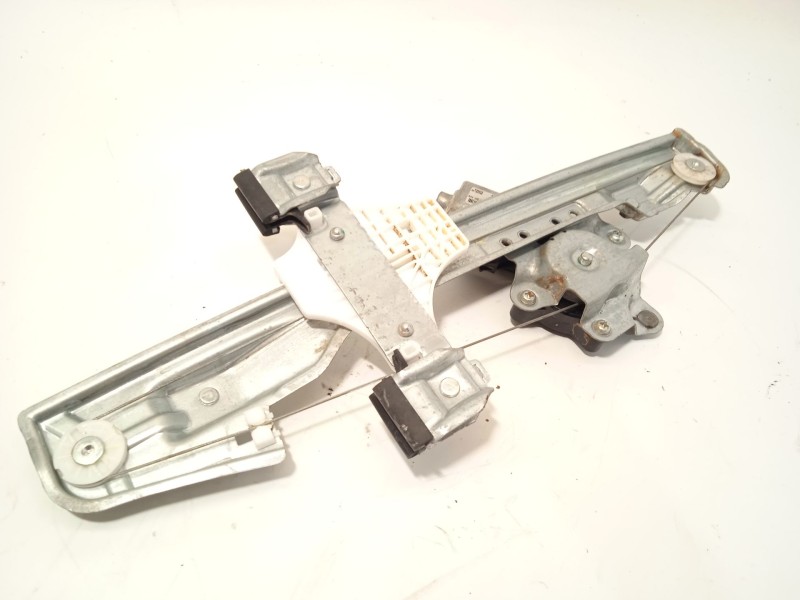 Recambio de elevalunas trasero izquierdo para ssangyong tivoli 1.2 referencia OEM IAM 98830X1010  