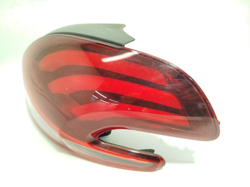 Recambio de piloto trasero derecho para peugeot 208 i (ca_, cc_) 1.2 vti 82 referencia OEM IAM 9825601180  