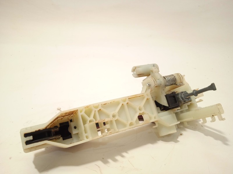 Recambio de maneta exterior delantera izquierda para ssangyong tivoli 1.2 referencia OEM IAM NOREF  