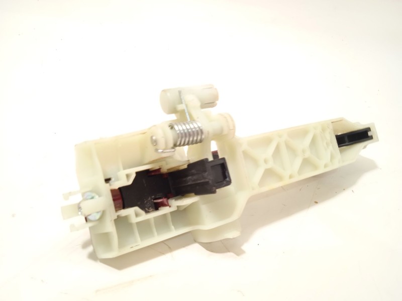 Recambio de maneta exterior trasera derecha para ssangyong tivoli 1.2 referencia OEM IAM NOREF  