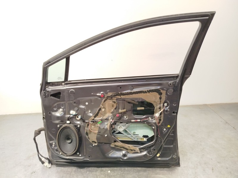 Recambio de puerta delantera derecha para toyota avensis station wagon (_t27_) 1.8 (zrt271_) referencia OEM IAM 6700105070  