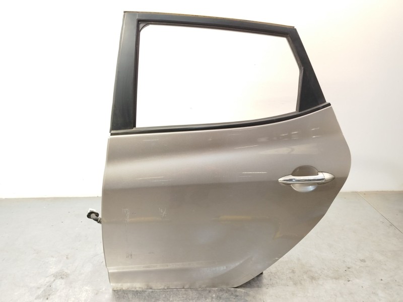 Recambio de puerta trasera izquierda para hyundai ix20 1.6 cat referencia OEM IAM 770031K000  