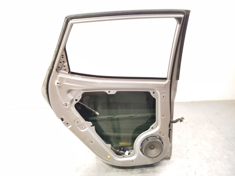 Recambio de puerta trasera izquierda para hyundai ix20 1.6 cat referencia OEM IAM 770031K000  