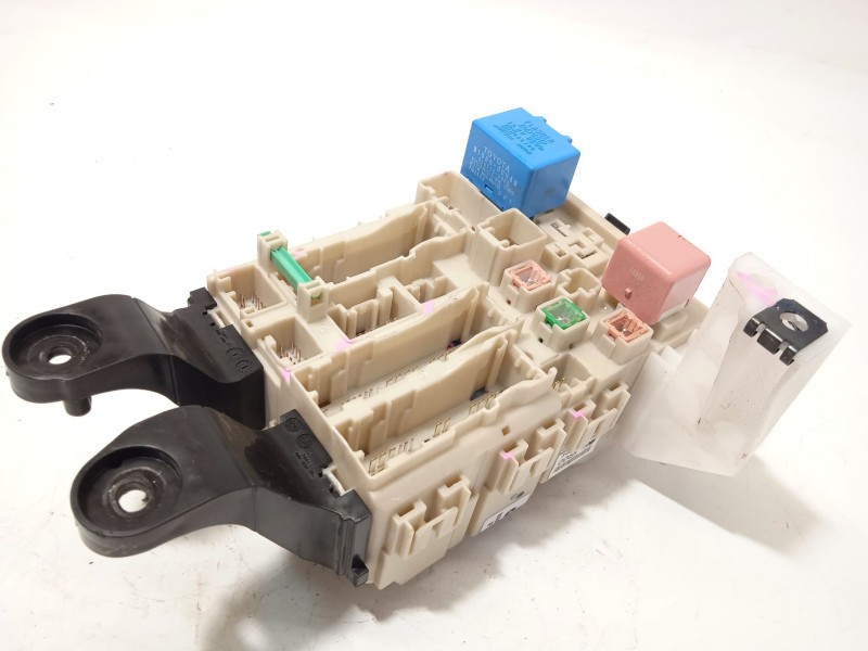 Recambio de caja reles / fusibles para toyota avensis station wagon (_t27_) 1.8 (zrt271_) referencia OEM IAM 8273005140C  154110