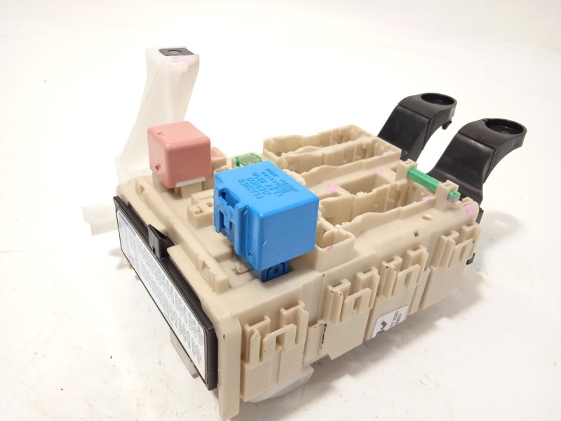 Recambio de caja reles / fusibles para toyota avensis station wagon (_t27_) 1.8 (zrt271_) referencia OEM IAM 8273005140C  154110