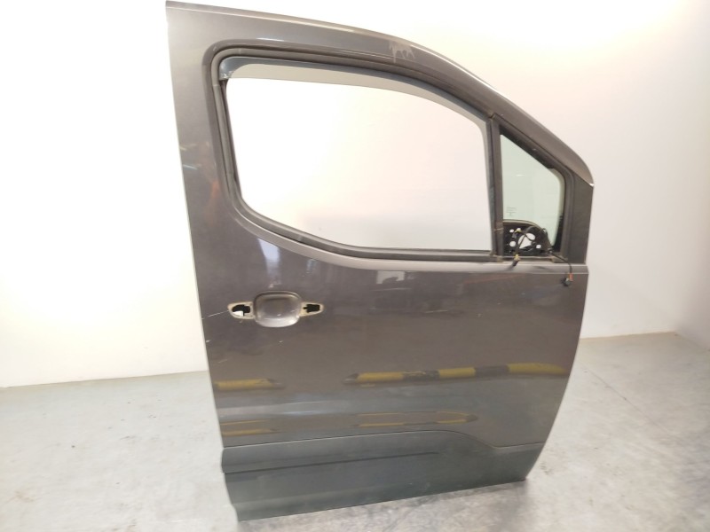 Recambio de puerta delantera derecha para peugeot rifter 1.2 puretech 110 referencia OEM IAM 9820423080  