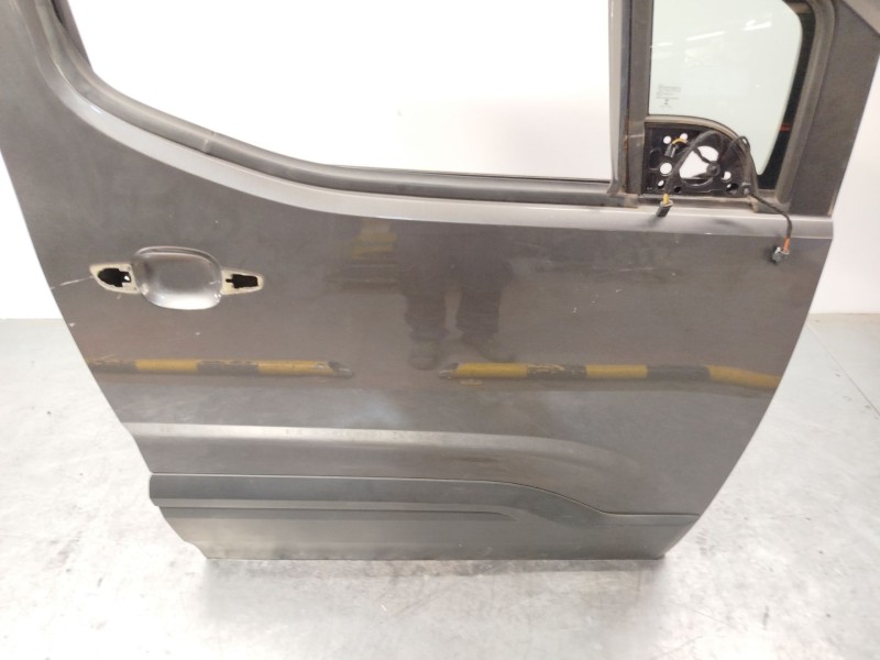 Recambio de puerta delantera derecha para peugeot rifter 1.2 puretech 110 referencia OEM IAM 9820423080  