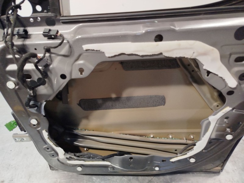 Recambio de puerta delantera derecha para peugeot rifter 1.2 puretech 110 referencia OEM IAM 9820423080  