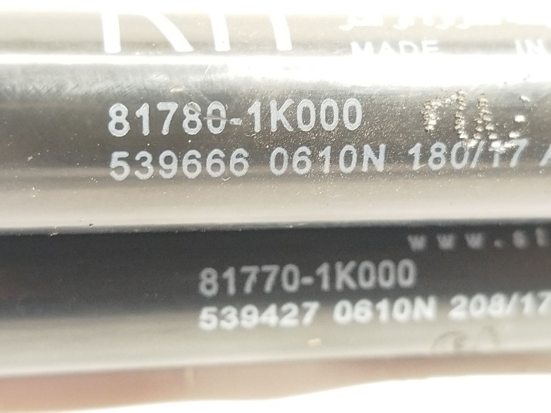 Recambio de amortiguadores maletero / porton para hyundai ix20 1.6 cat referencia OEM IAM 817801K000 817701K000 