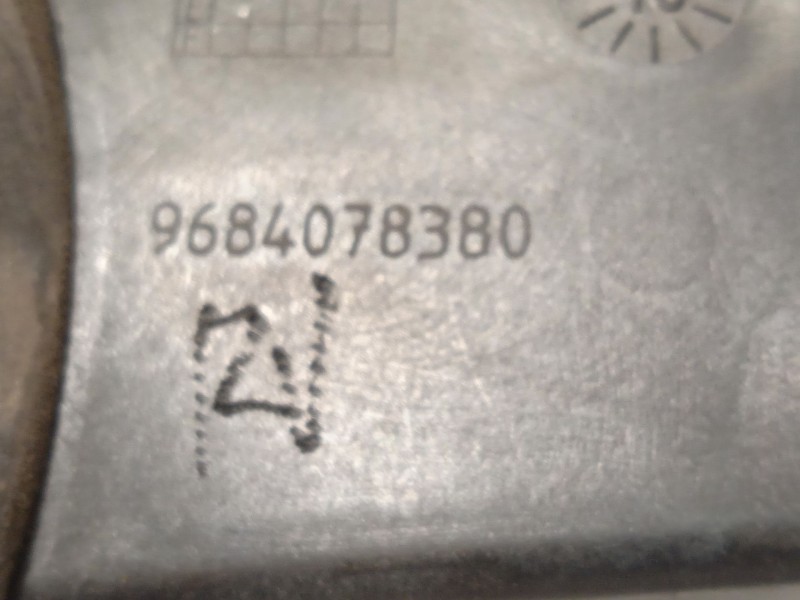 Recambio de tapa exterior combustible para peugeot 5008 (0u_, 0e_) 1.6 hdi referencia OEM IAM 9684078380  