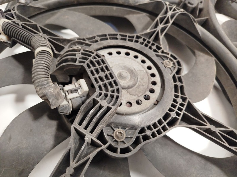 Recambio de electroventilador para peugeot boxer furgoneta 2.2 hdi 120 referencia OEM IAM 1250H9  