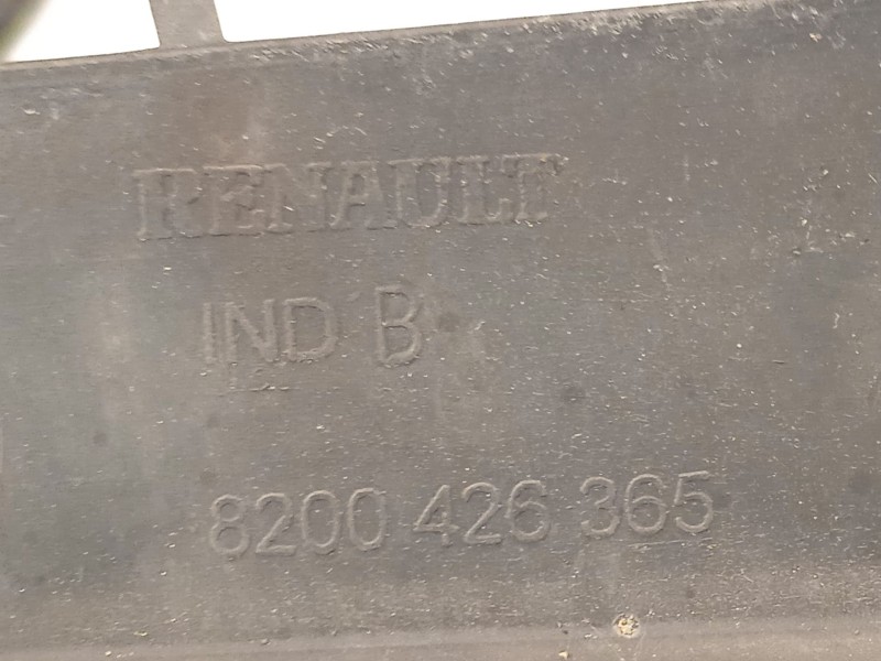 Recambio de rejilla delantera para renault master ii furgoneta (fd) 2.5 dci referencia OEM IAM 8200426365  