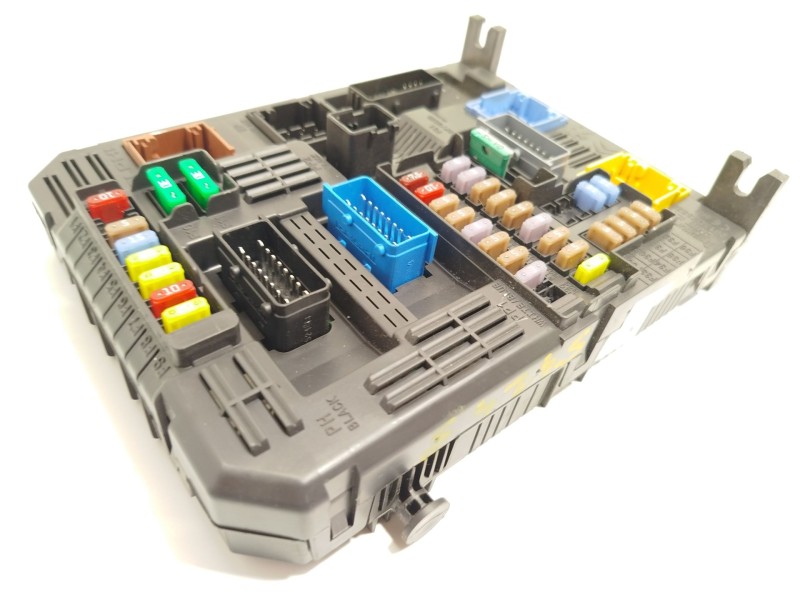 Recambio de caja reles / fusibles para peugeot rifter 1.2 puretech 110 referencia OEM IAM 9830707680 1635126380 