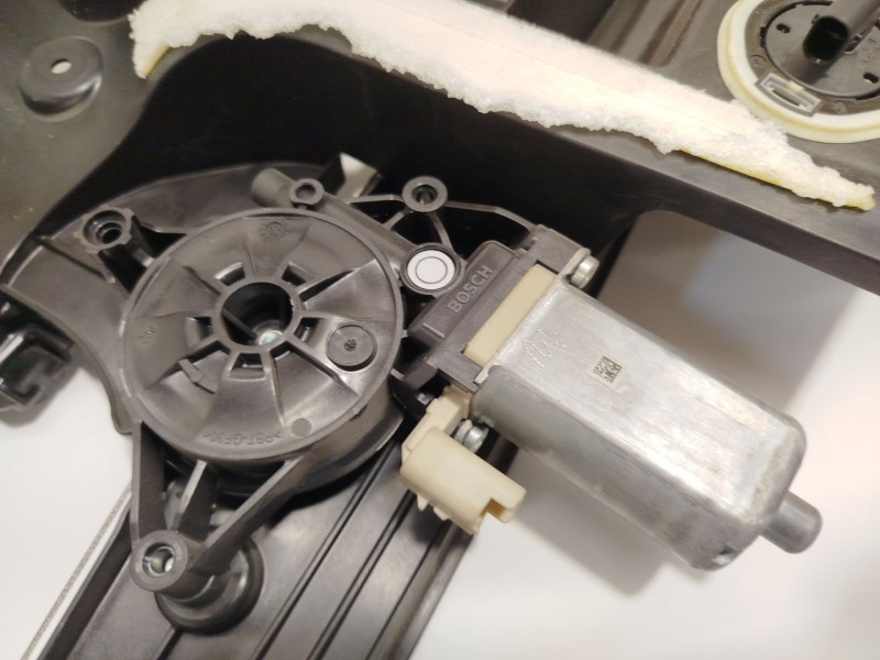 Recambio de elevalunas delantero derecho para peugeot rifter 1.2 puretech 110 referencia OEM IAM 9817212080 9817217680 