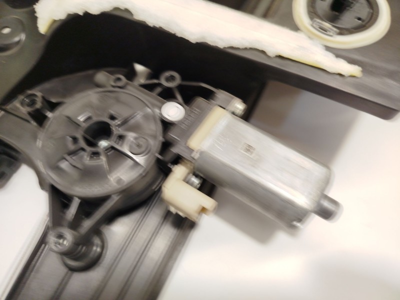 Recambio de elevalunas delantero derecho para peugeot rifter 1.2 puretech 110 referencia OEM IAM 9817212080 9817217680 