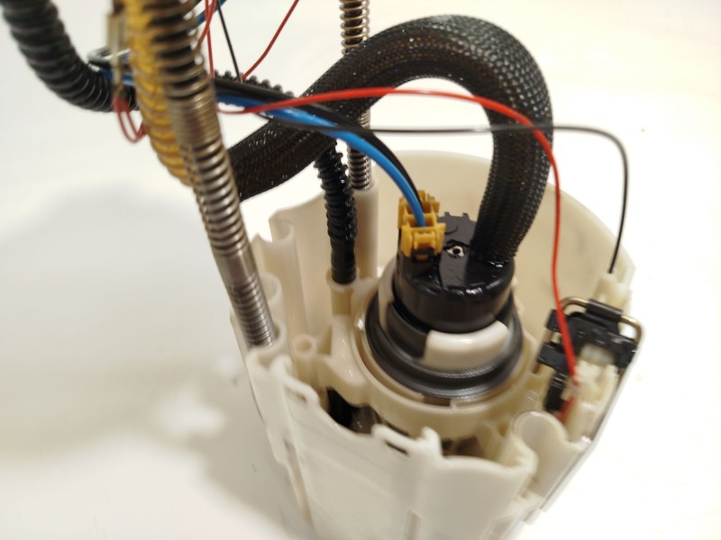 Recambio de bomba combustible para chevrolet cruze (j300) 2.0 cdi referencia OEM IAM 13504149  F01R00S300