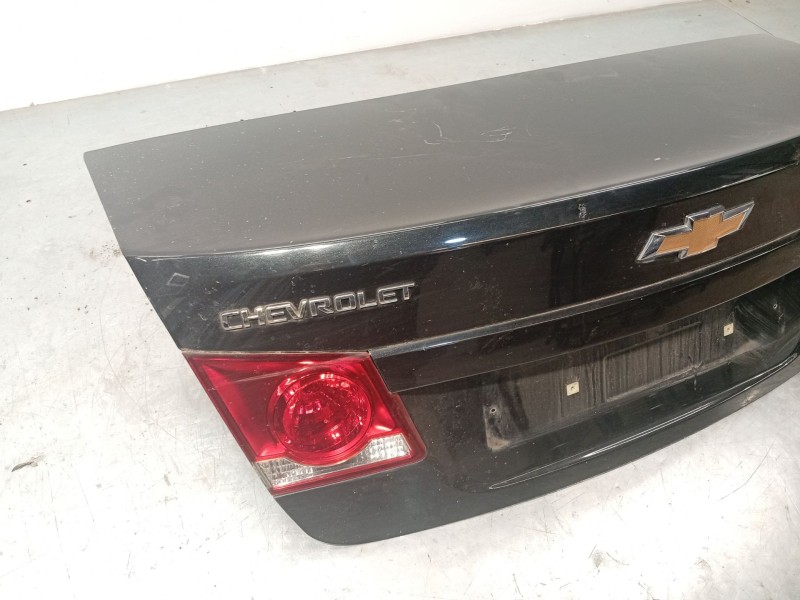 Recambio de tapa maletero para chevrolet cruze (j300) 2.0 cdi referencia OEM IAM 95950847  