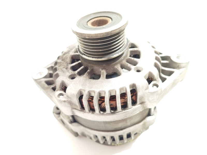 Recambio de alternador para chevrolet cruze (j300) 2.0 cdi referencia OEM IAM 13579114  