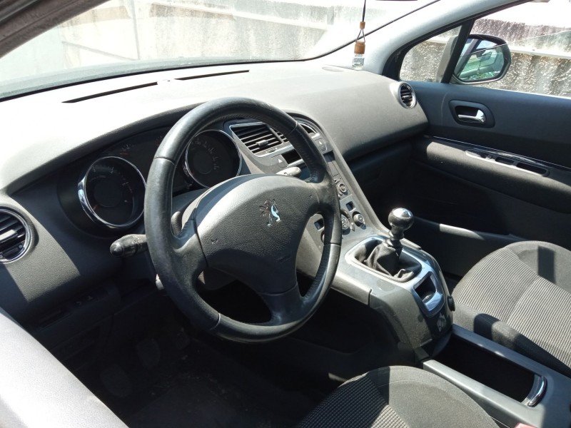 peugeot 5008 (0u_, 0e_) del año 2009