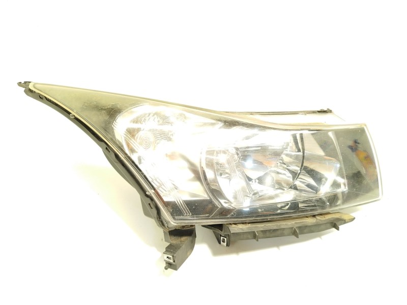 Recambio de faro derecho para chevrolet cruze (j300) 2.0 cdi referencia OEM IAM 95479489  