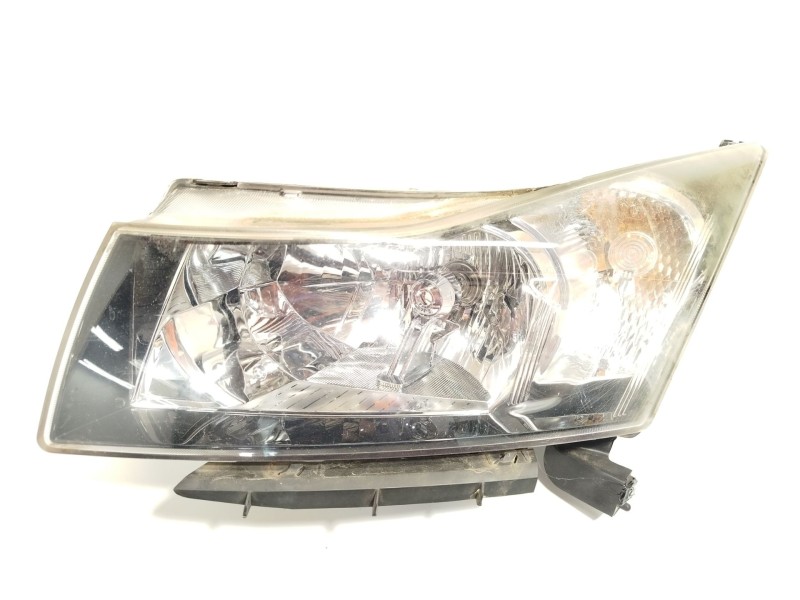 Recambio de faro izquierdo para chevrolet cruze (j300) 2.0 cdi referencia OEM IAM 95479488  
