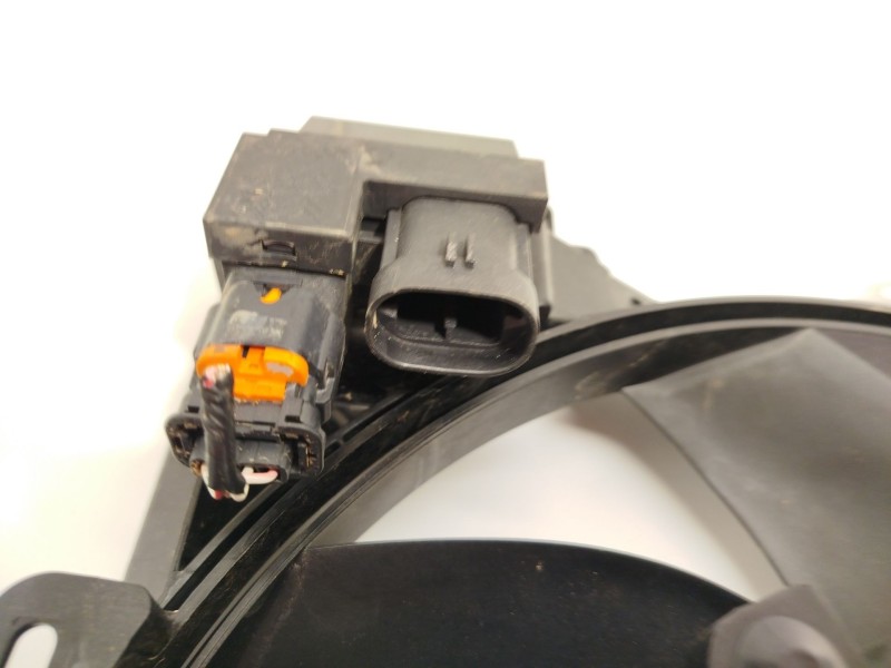 Recambio de electroventilador para citroën c3 iii (sx) 1.2 puretech 82 referencia OEM IAM 9829774580  