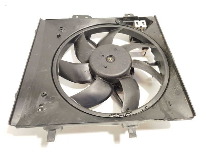 Recambio de electroventilador para citroën c3 iii (sx) 1.2 puretech 82 referencia OEM IAM 9829774580  