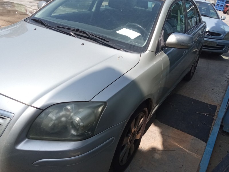 toyota avensis sedán (_t25_) del año 2007