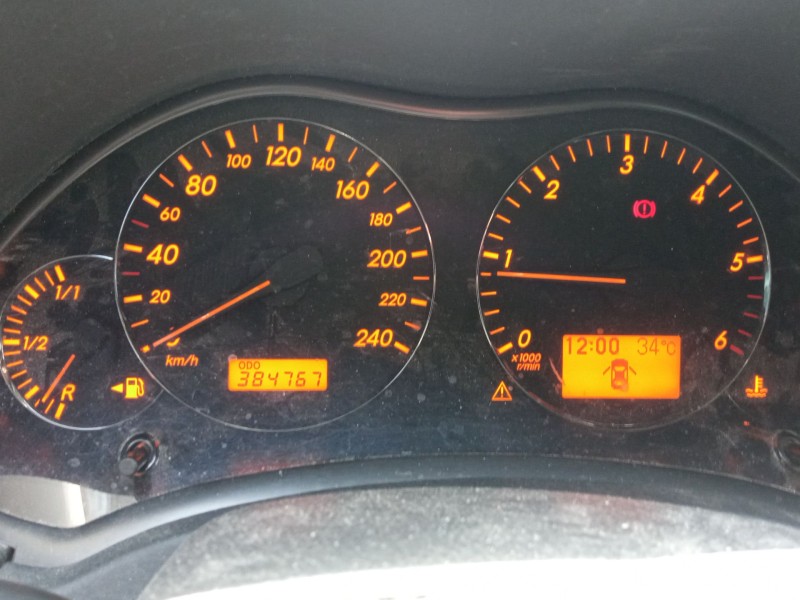 toyota avensis sedán (_t25_) del año 2007