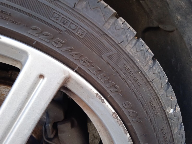 volvo v50 (545) del año 2005