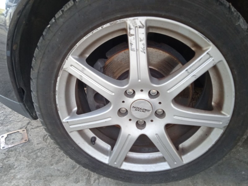 volvo v50 (545) del año 2005