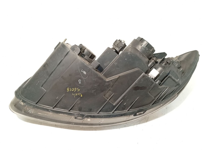 Recambio de faro derecho para hyundai santa fé ii (cm) 2.2 crdi gls referencia OEM IAM 921022B020  