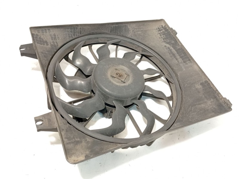 Recambio de electroventilador para hyundai santa fé ii (cm) 2.2 crdi gls referencia OEM IAM 977302B200  
