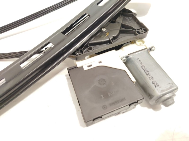 Recambio de elevalunas delantero izquierdo para volkswagen passat cc b6 (357) 2.0 tdi referencia OEM IAM 3C8837461J  