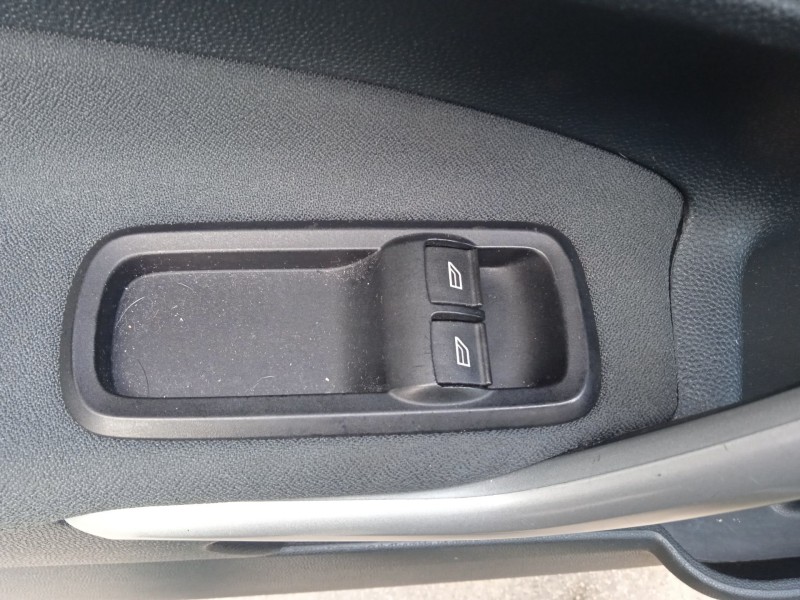 ford fiesta vi (cb1, ccn) del año 2012