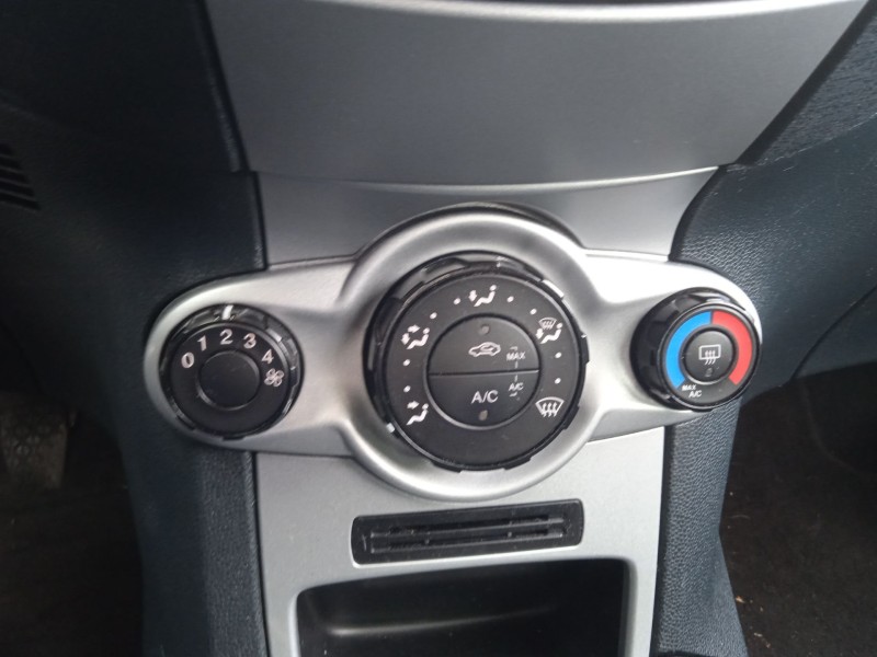 ford fiesta vi (cb1, ccn) del año 2012