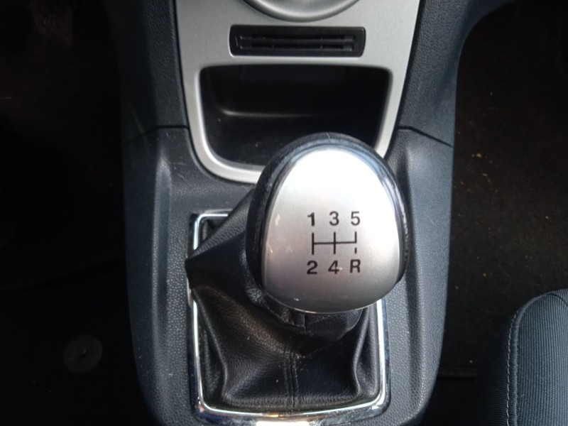 ford fiesta vi (cb1, ccn) del año 2012