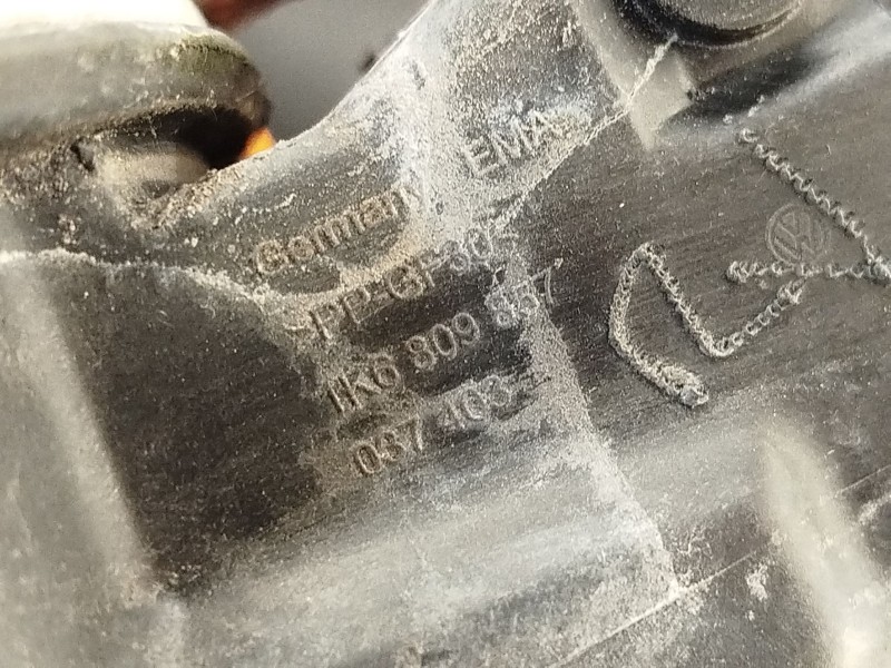 Recambio de tapa exterior combustible para volkswagen golf v (1k1) 1.4 tsi referencia OEM IAM 1K6809857C 1K6809857CGRU 