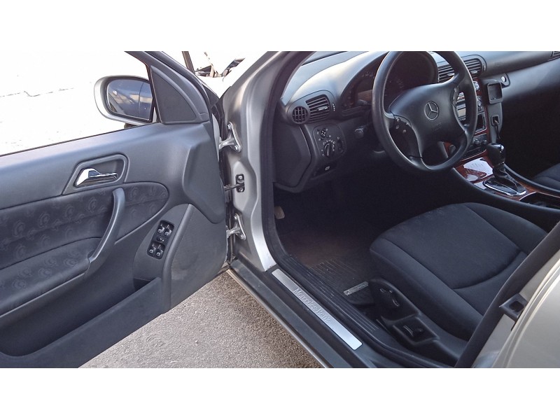 mercedes-benz clase c t-model (s203) del año 2004