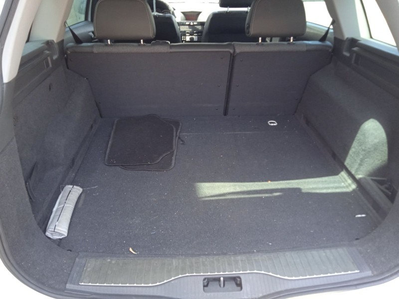 opel astra h station wagon (a04) del año 2009