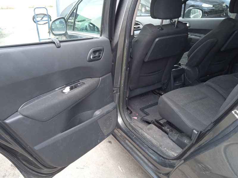 peugeot 5008 (0u_, 0e_) del año 2012