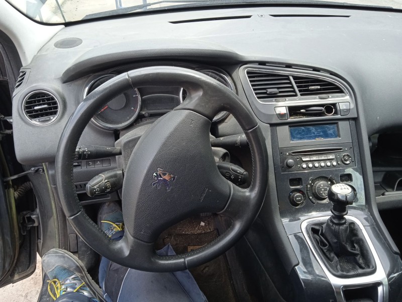 peugeot 5008 (0u_, 0e_) del año 2012