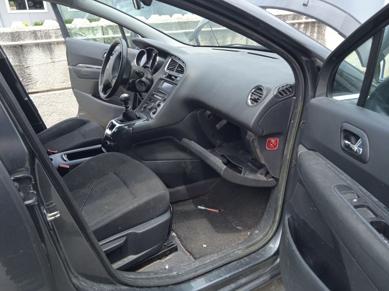 peugeot 5008 (0u_, 0e_) del año 2012